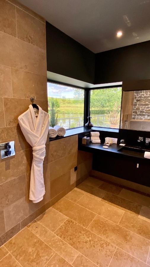 Domaine De Rymska & Spa - Relais & Chateaux Saint-Jean-de-Trezy Экстерьер фото