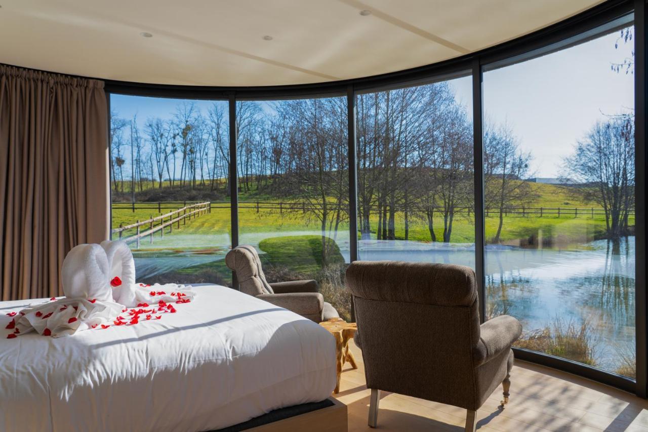 Domaine De Rymska & Spa - Relais & Chateaux Saint-Jean-de-Trezy Экстерьер фото