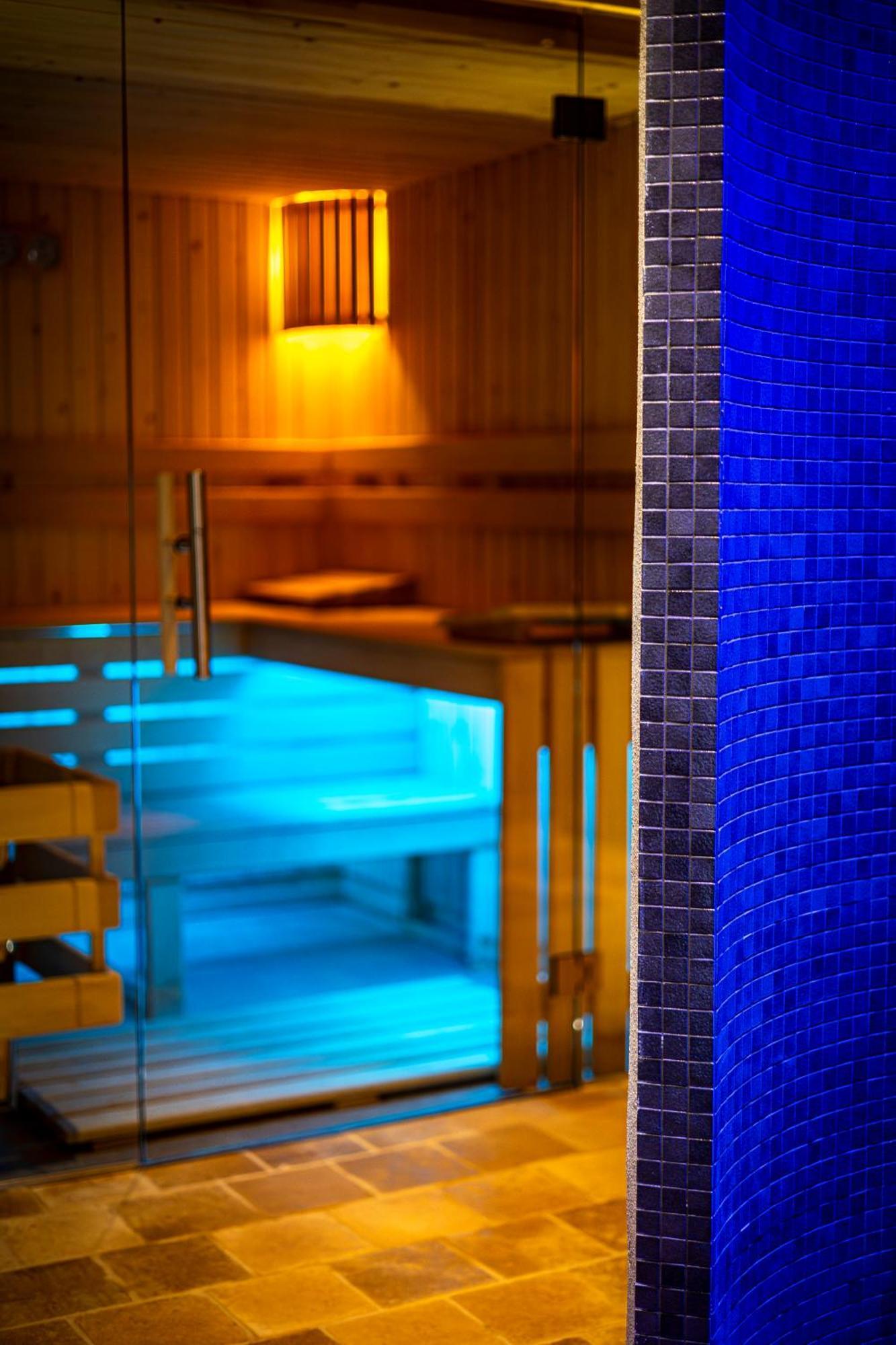 Domaine De Rymska & Spa - Relais & Chateaux Saint-Jean-de-Trezy Экстерьер фото